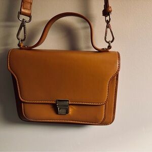 PLU Light Brown Leather Accordion Purse w/ Detachable Crossbody Strap